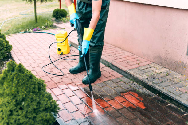 Best Garage Pressure Washing  in Leola, PA